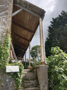 Poteaux charpente avant rénovation - ETS SEVIN