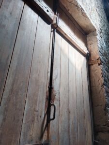 Porte grange rénovée finitions bois - ETS SEVIN