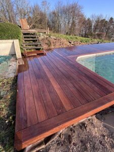 Terrasse bois autour piscine sur mesure - ETS SEVIN