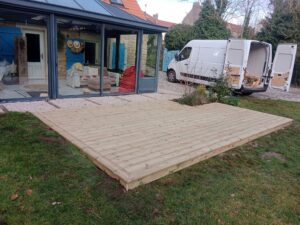 Détail terrasse bois pin finition - ETS SEVIN