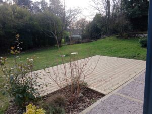 Terrasse bois pin sur plot Wacquinghem - ETS SEVIN